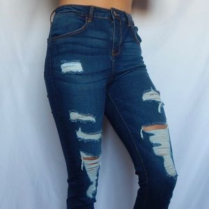 Dark distressed denim jeans 👖💙
